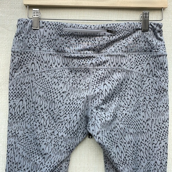 Nike Women Epic Run Tight Fit Dri-Fit Capri crop pant 904916-012 Size Medium - Picture 6 of 9